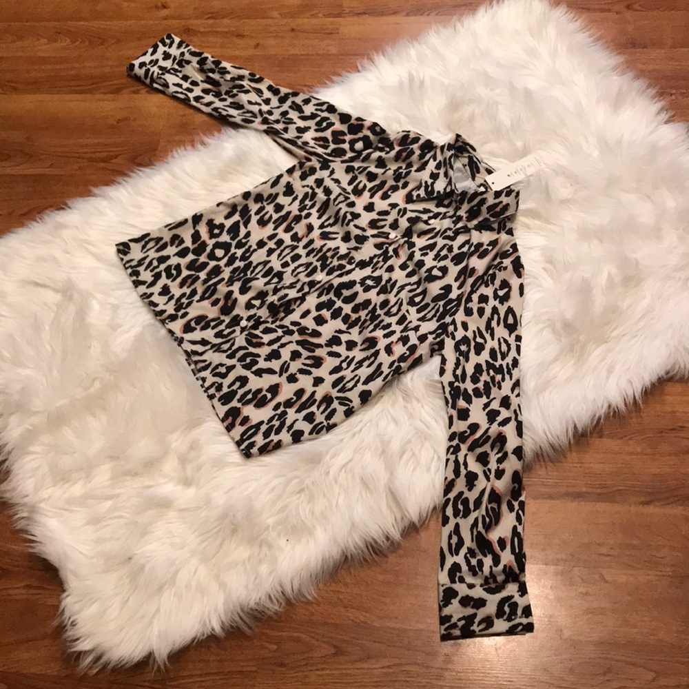 OC Order Plus Leopard Print Button Down sz Small